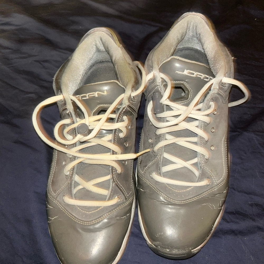 Jordan Men's Gray Sneakers